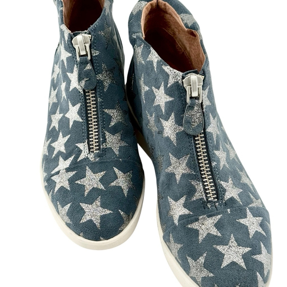 Kenneth Cole Gentle Souls Sneakers Size 8M Blue Star Print Zip Up - Picture 3 of 12